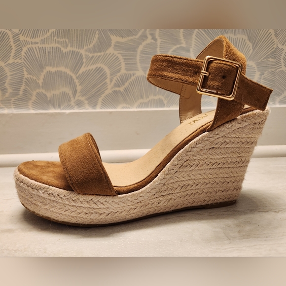 Vicki Vicki Wedge Sandals - Picture 2 of 5